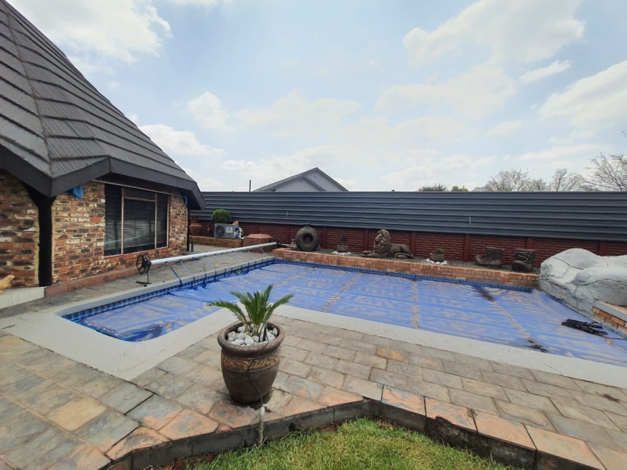 3 Bedroom Property for Sale in Vanderbijlpark SE 6 Gauteng