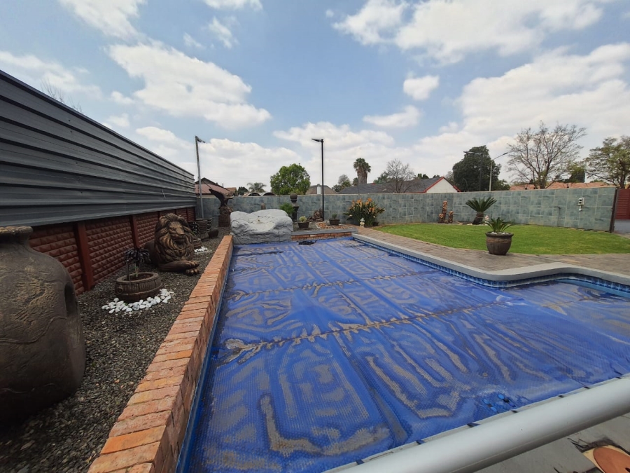 3 Bedroom Property for Sale in Vanderbijlpark SE 6 Gauteng