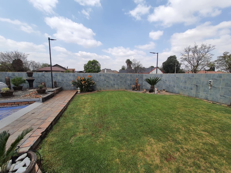 3 Bedroom Property for Sale in Vanderbijlpark SE 6 Gauteng