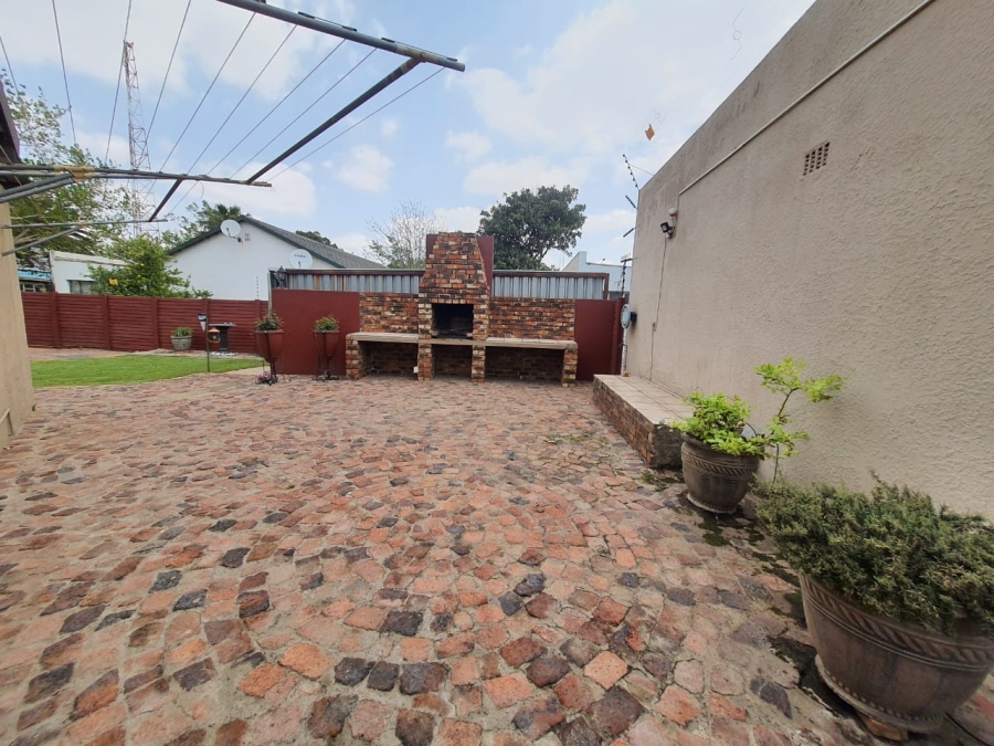 3 Bedroom Property for Sale in Vanderbijlpark SE 6 Gauteng