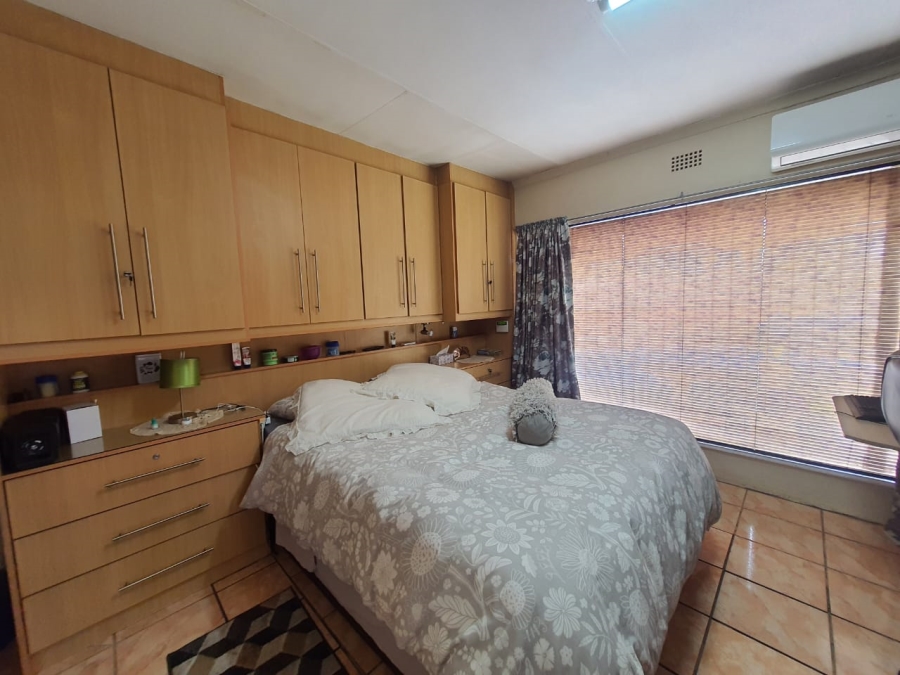 3 Bedroom Property for Sale in Vanderbijlpark SE 6 Gauteng