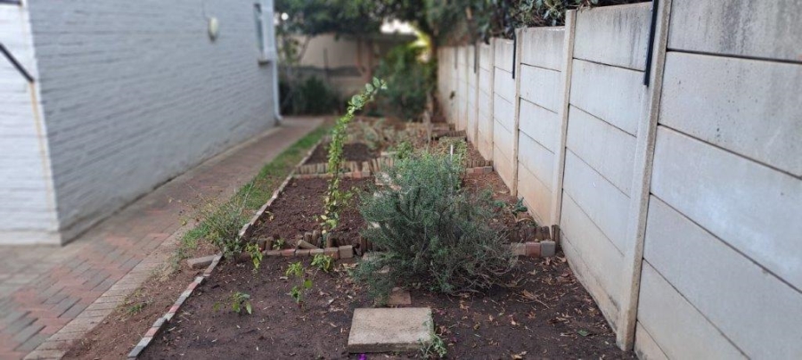 To Let 3 Bedroom Property for Rent in Sydenham Gauteng