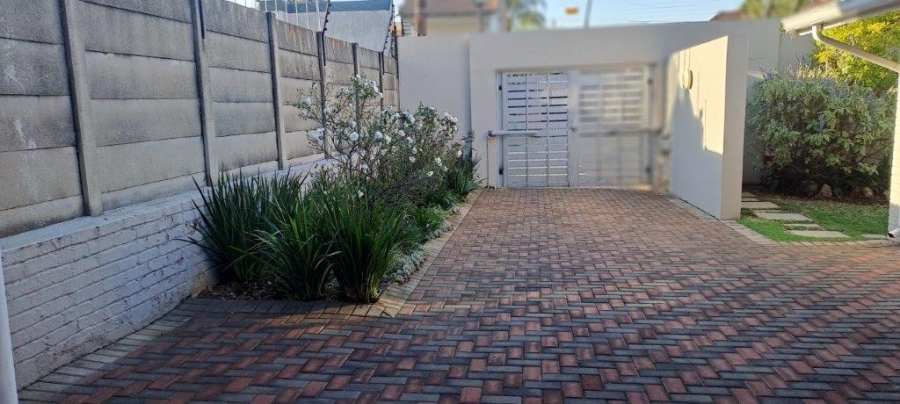 To Let 3 Bedroom Property for Rent in Sydenham Gauteng