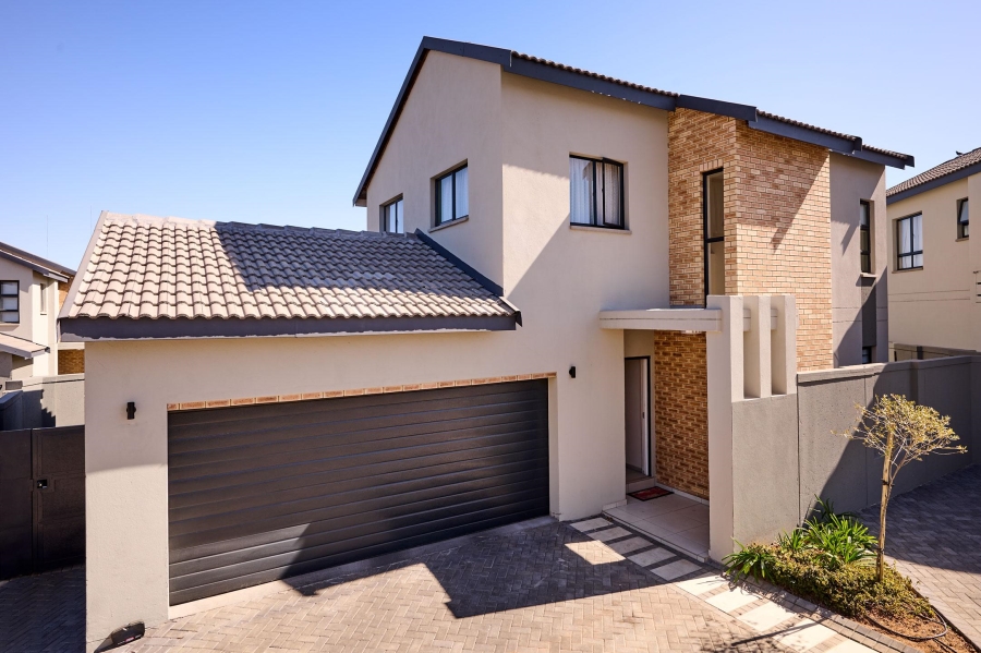 3 Bedroom Property for Sale in Broadacres Gauteng