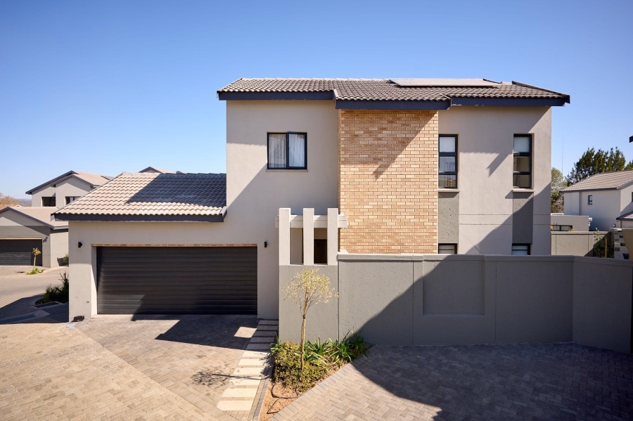 3 Bedroom Property for Sale in Broadacres Gauteng