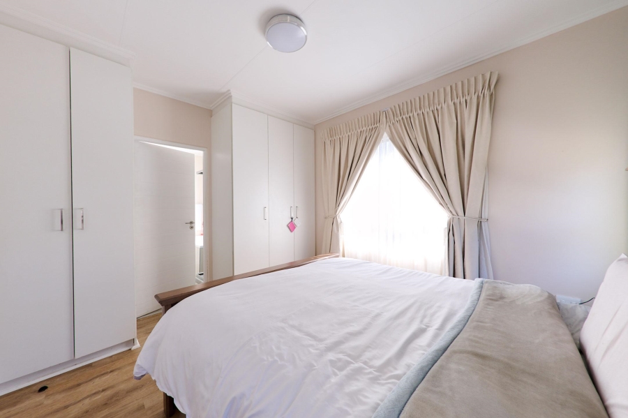 3 Bedroom Property for Sale in Broadacres Gauteng