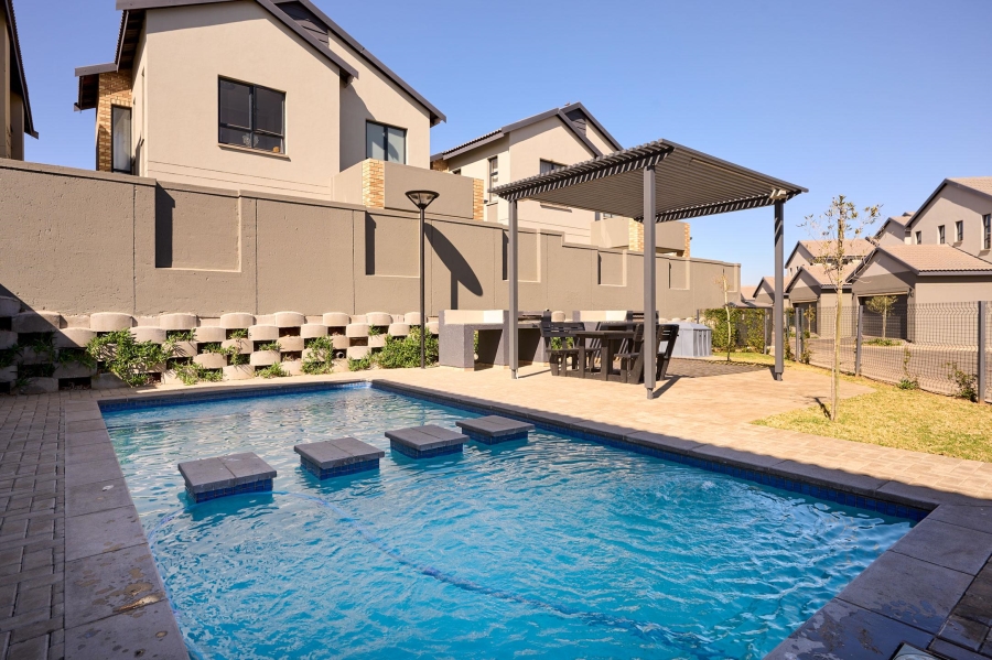 3 Bedroom Property for Sale in Broadacres Gauteng