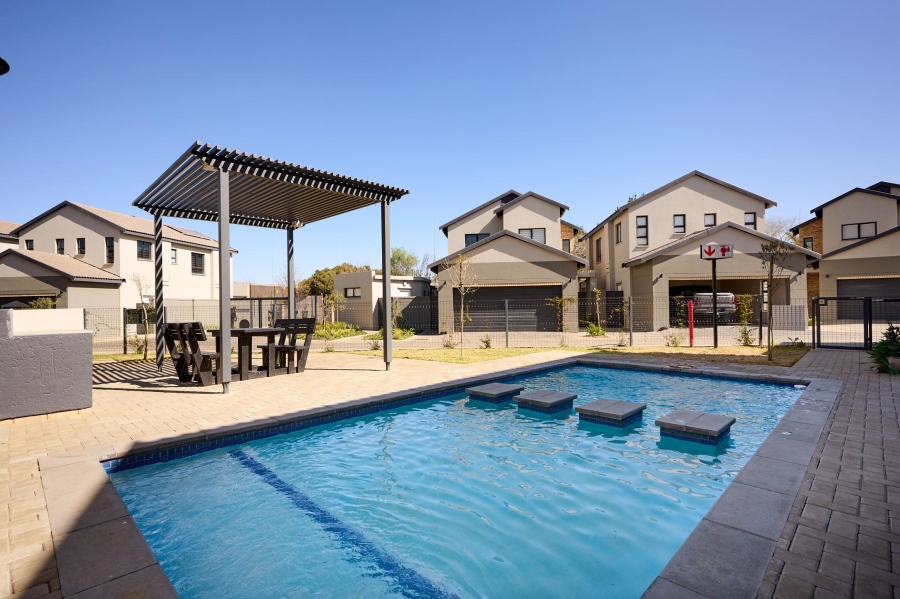 3 Bedroom Property for Sale in Broadacres Gauteng