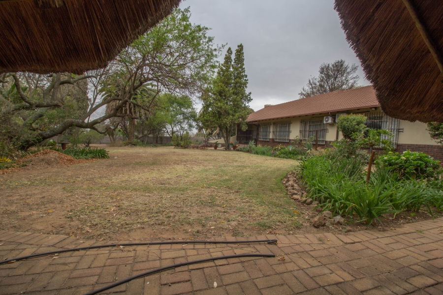 4 Bedroom Property for Sale in Monavoni A H Gauteng