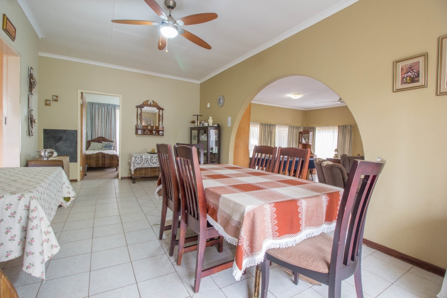 4 Bedroom Property for Sale in Monavoni A H Gauteng