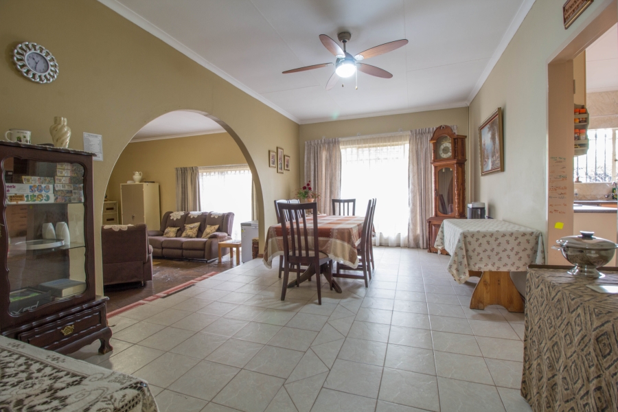 4 Bedroom Property for Sale in Monavoni A H Gauteng