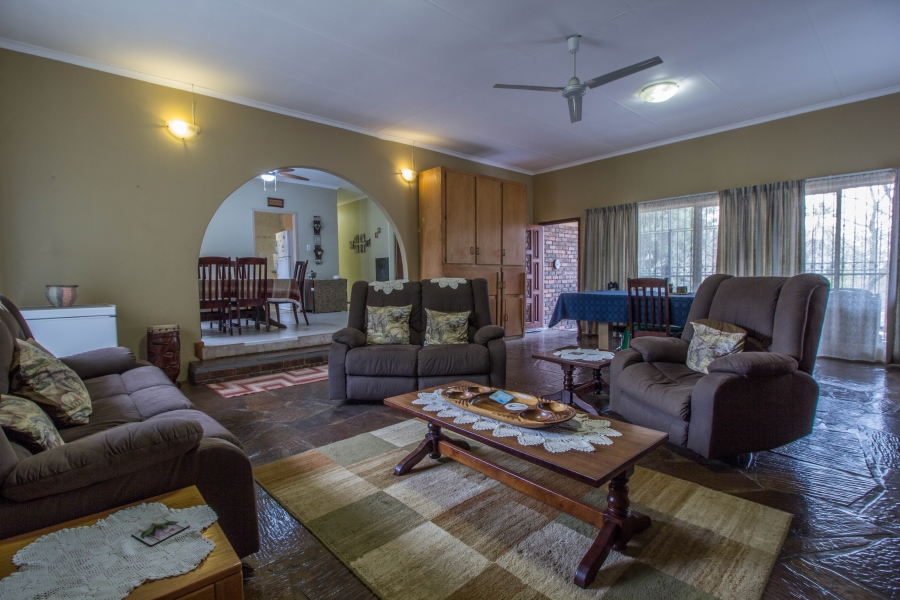 4 Bedroom Property for Sale in Monavoni A H Gauteng