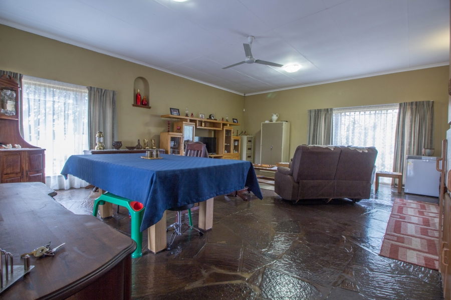 4 Bedroom Property for Sale in Monavoni A H Gauteng
