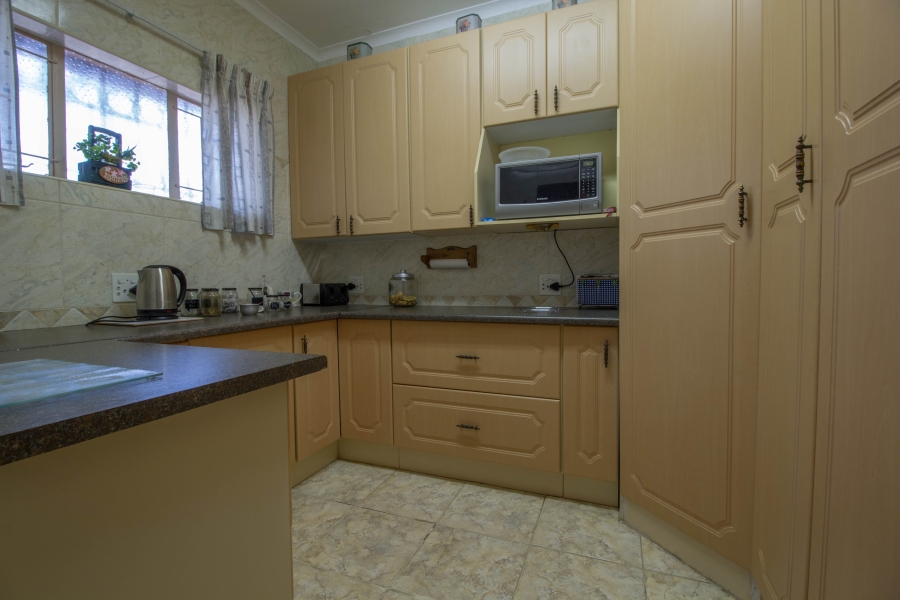 4 Bedroom Property for Sale in Monavoni A H Gauteng