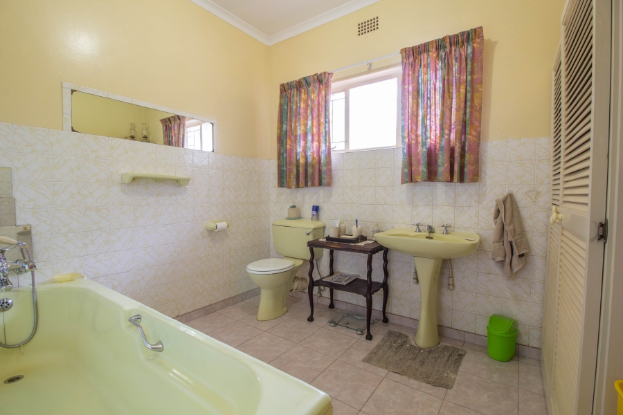 4 Bedroom Property for Sale in Monavoni A H Gauteng