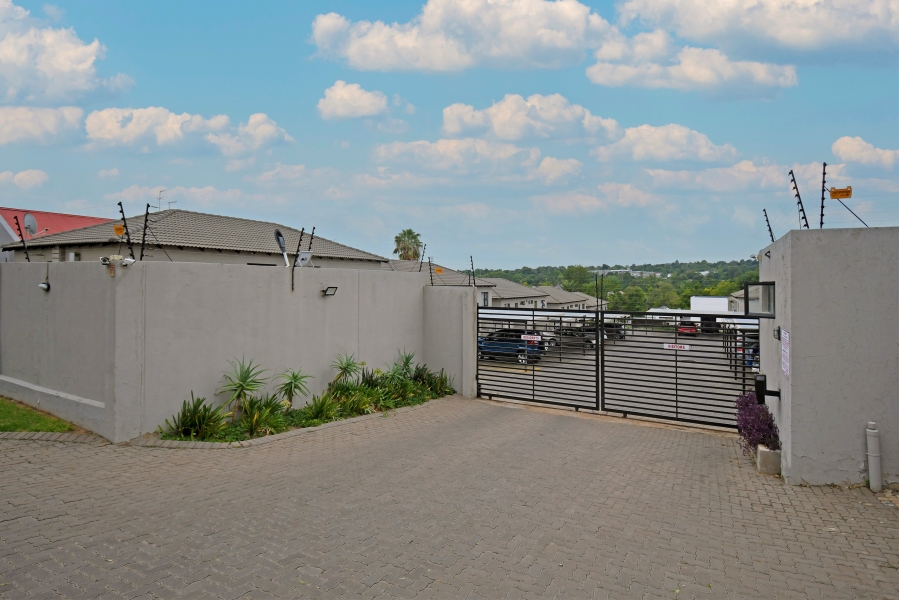 2 Bedroom Property for Sale in Ferndale Gauteng