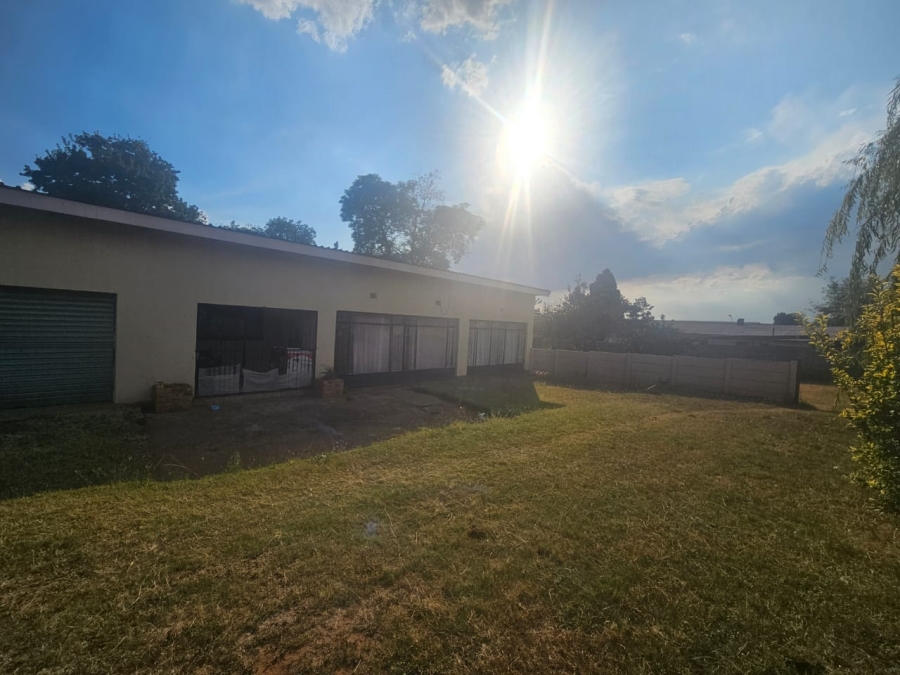 2 Bedroom Property for Sale in Rensburg Gauteng