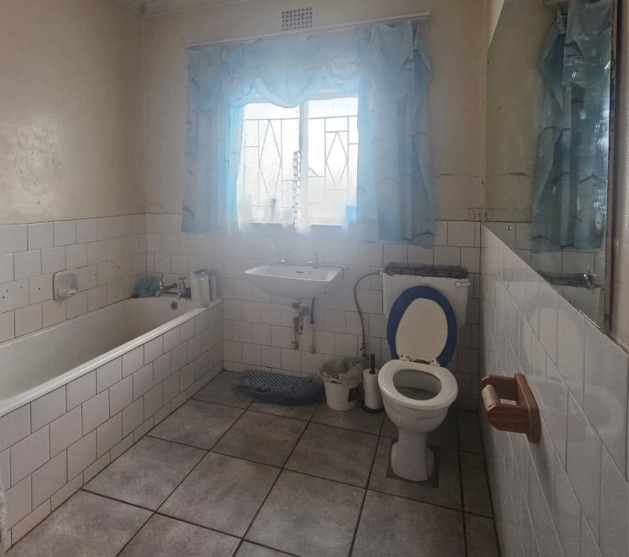 2 Bedroom Property for Sale in Rensburg Gauteng