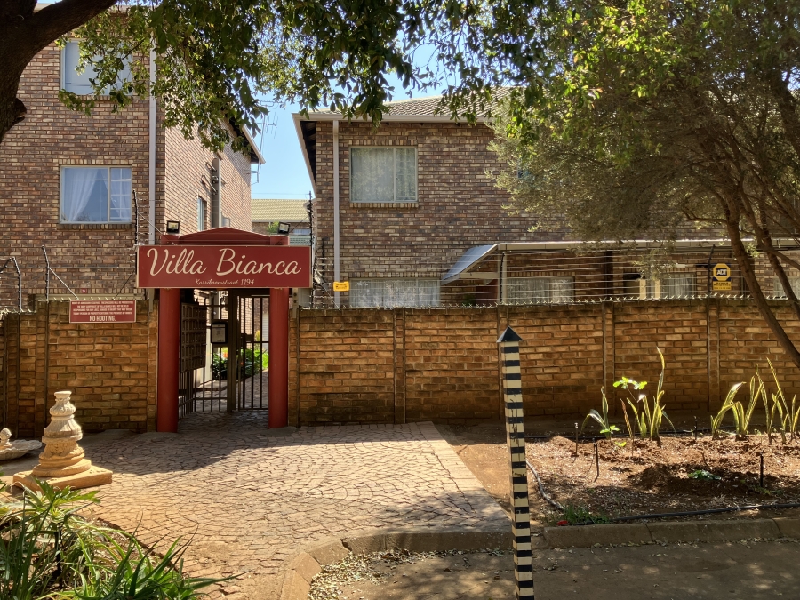 2 Bedroom Property for Sale in Moregloed Gauteng