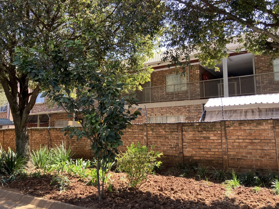 2 Bedroom Property for Sale in Moregloed Gauteng