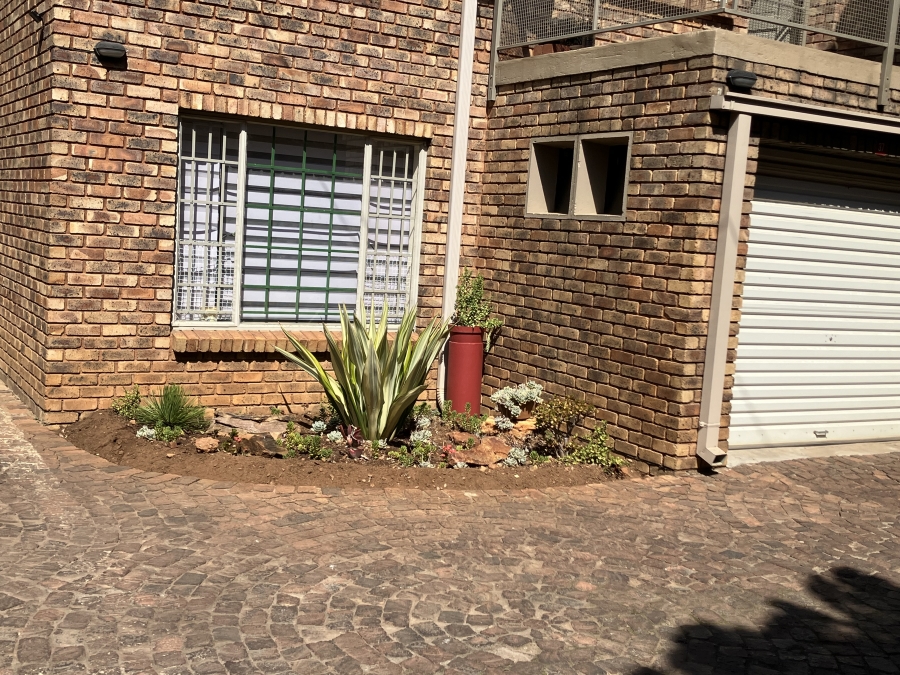 2 Bedroom Property for Sale in Moregloed Gauteng