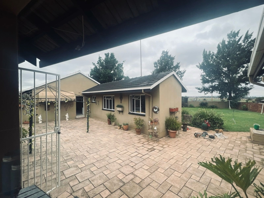 4 Bedroom Property for Sale in Dalpark Proper Gauteng