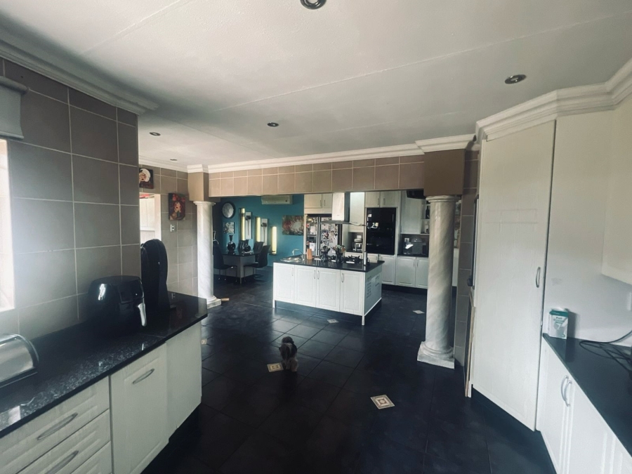 4 Bedroom Property for Sale in Dalpark Proper Gauteng