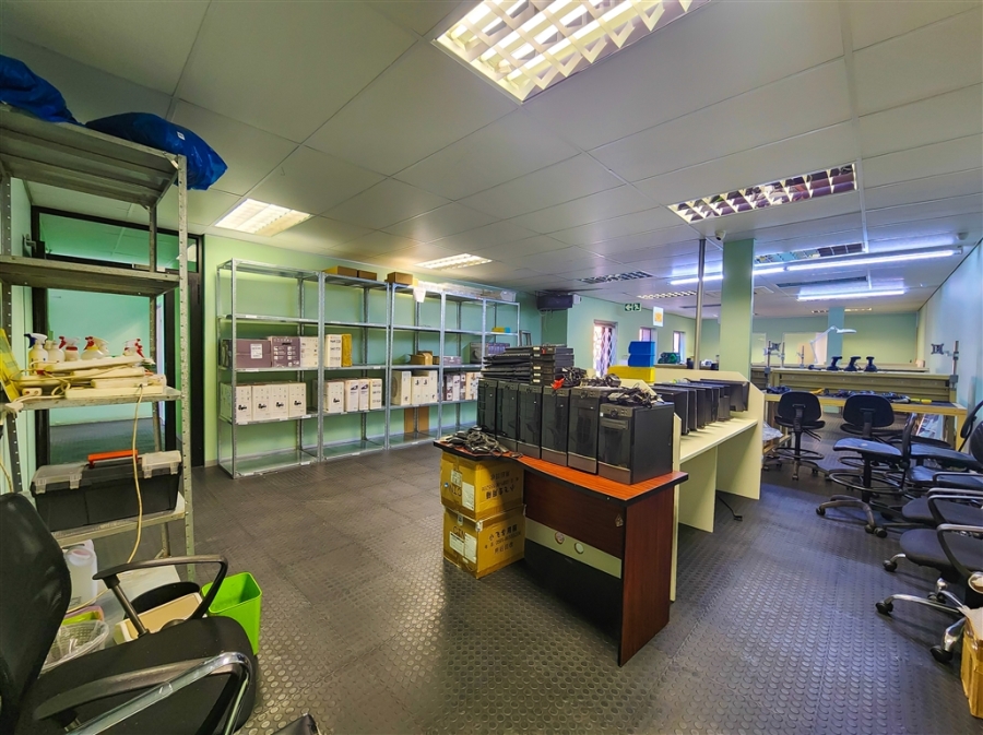 To Let Commercial Property for Rent in Strubensvallei Gauteng