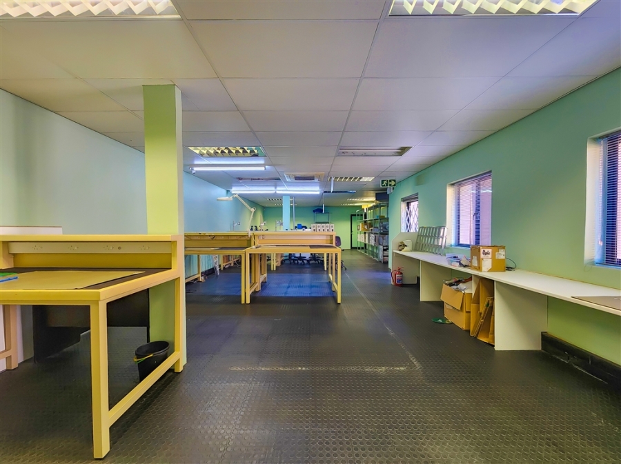 To Let Commercial Property for Rent in Strubensvallei Gauteng