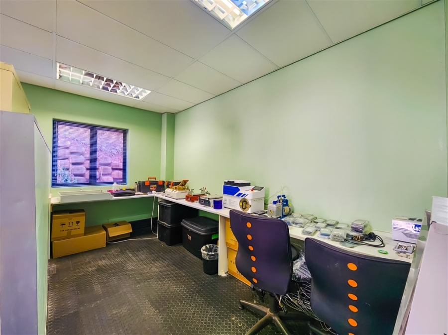 To Let Commercial Property for Rent in Strubensvallei Gauteng