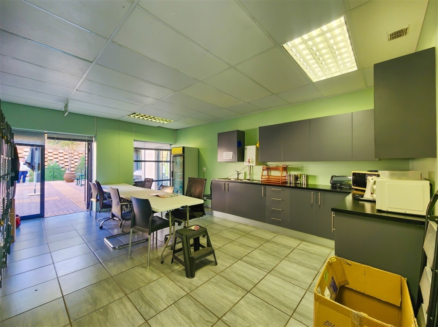 To Let Commercial Property for Rent in Strubensvallei Gauteng
