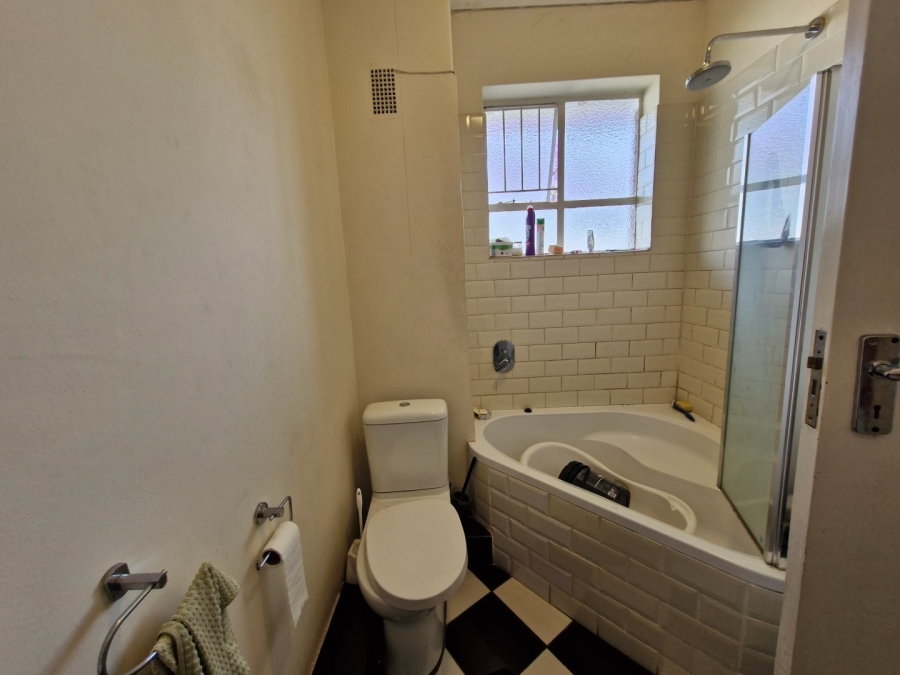 1 Bedroom Property for Sale in Rosebank Gauteng