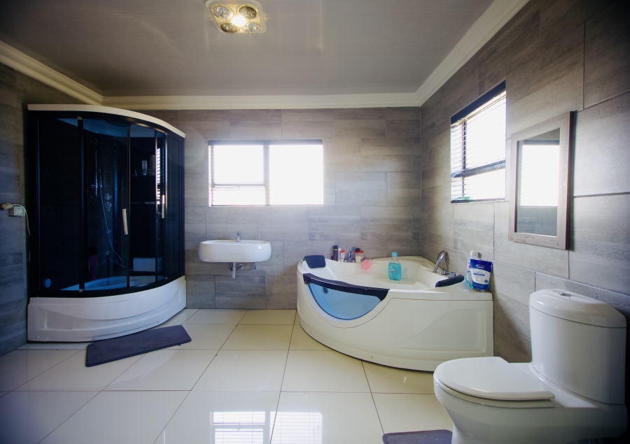 4 Bedroom Property for Sale in Selcourt Gauteng