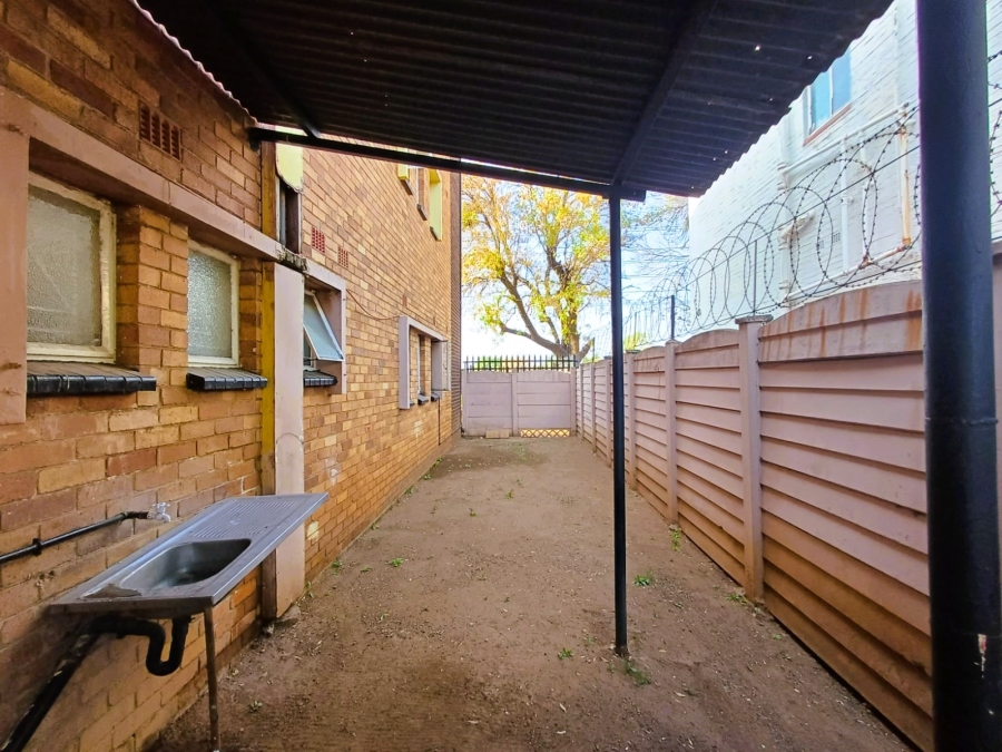 13 Bedroom Property for Sale in Peacehaven Gauteng