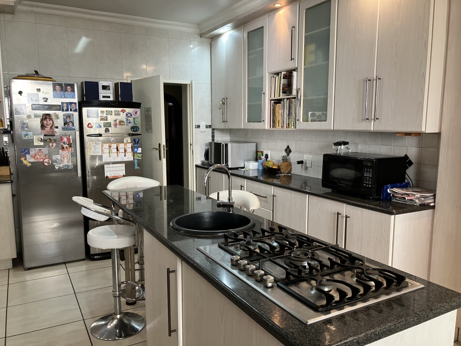10 Bedroom Property for Sale in Colbyn Gauteng