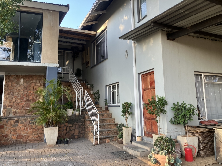 4 Bedroom Property for Sale in Waverley Gauteng