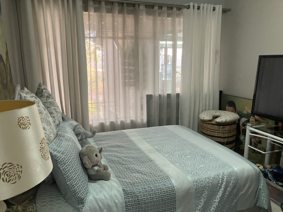 4 Bedroom Property for Sale in Waverley Gauteng