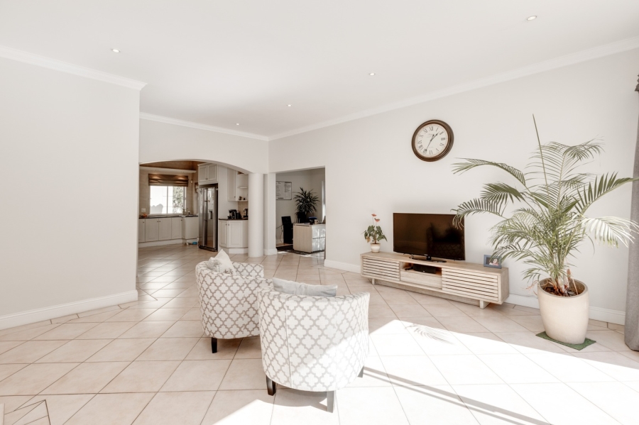 5 Bedroom Property for Sale in Dainfern Golf Estate Gauteng