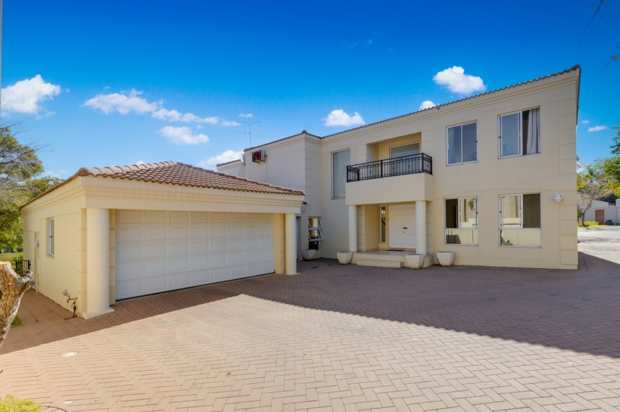 5 Bedroom Property for Sale in Dainfern Golf Estate Gauteng