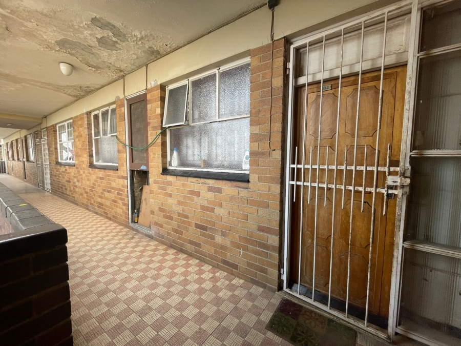 1 Bedroom Property for Sale in Berea Gauteng