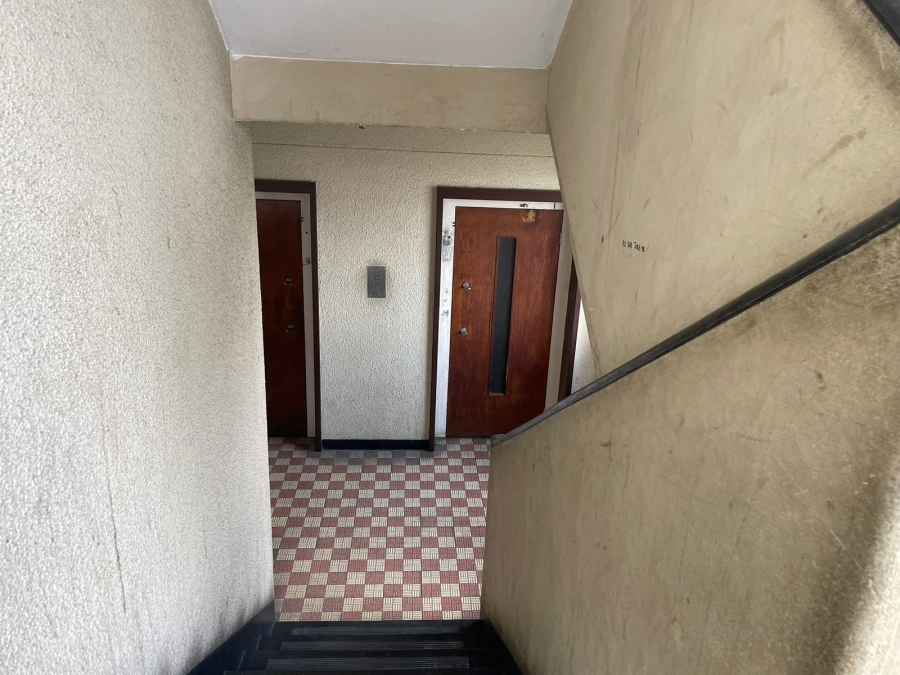 1 Bedroom Property for Sale in Berea Gauteng