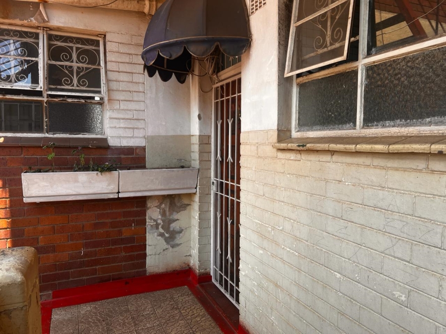2 Bedroom Property for Sale in Yeoville Gauteng