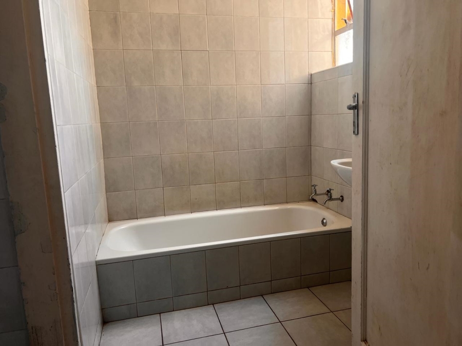2 Bedroom Property for Sale in Yeoville Gauteng
