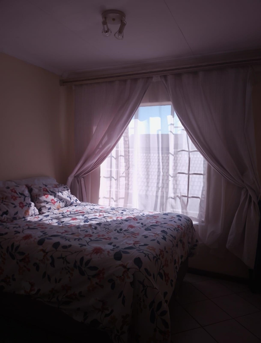 2 Bedroom Property for Sale in Stone Ridge Gauteng