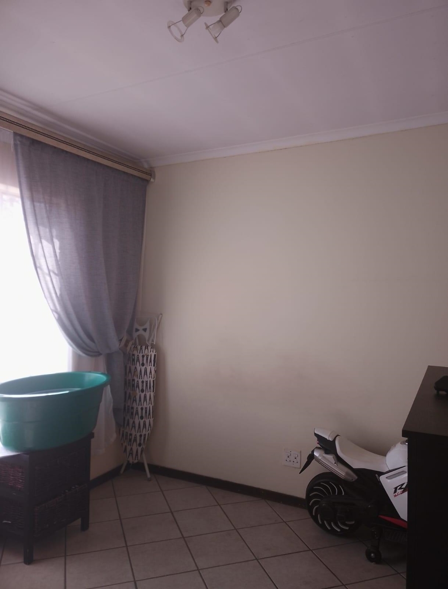 2 Bedroom Property for Sale in Stone Ridge Gauteng