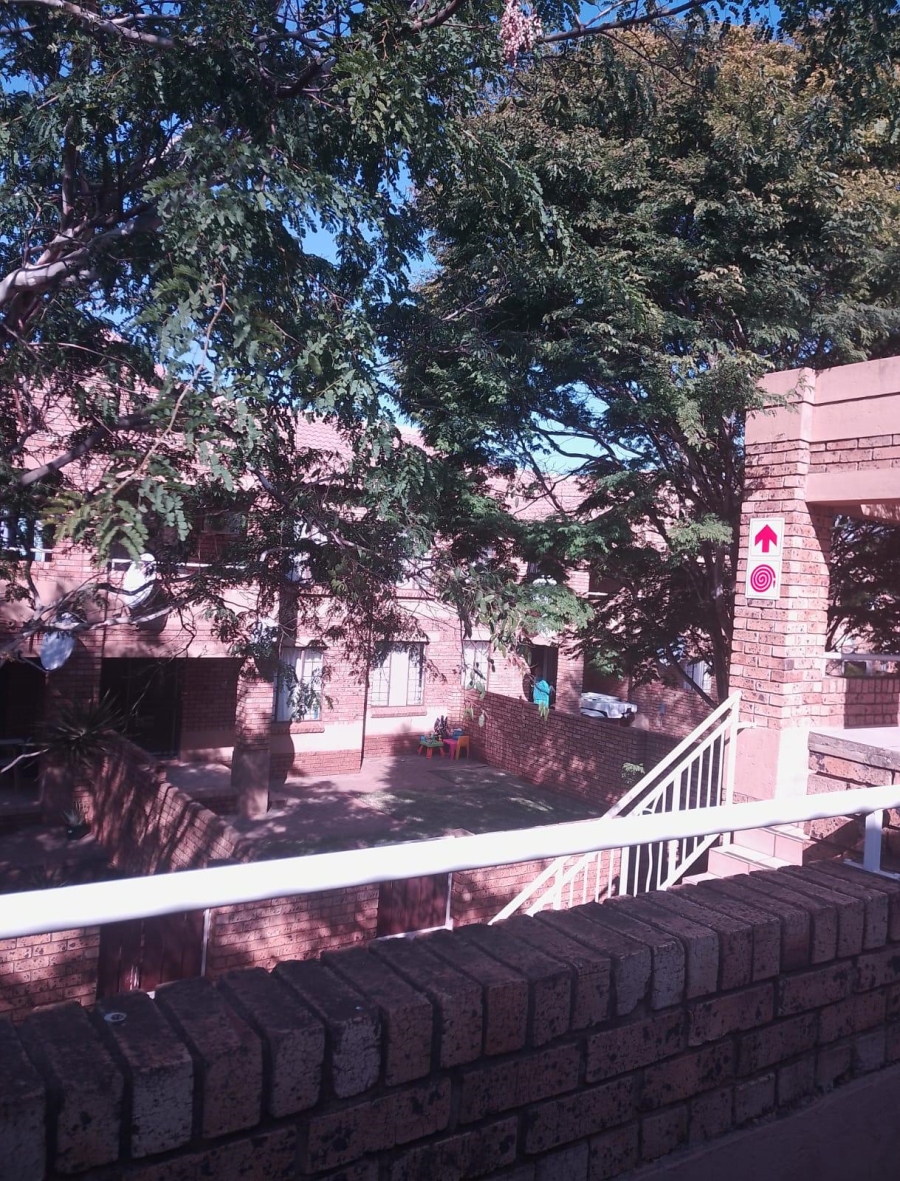 2 Bedroom Property for Sale in Stone Ridge Gauteng