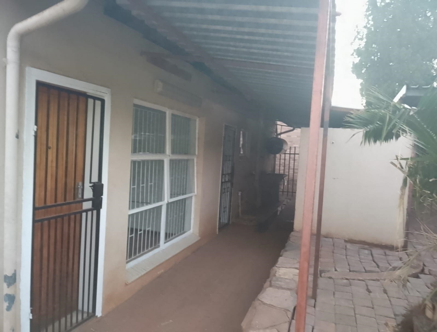 To Let 3 Bedroom Property for Rent in Erasmia Gauteng