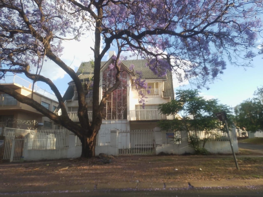 8 Bedroom Property for Sale in Laudium Gauteng