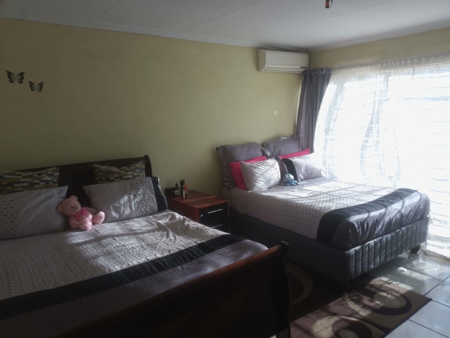 8 Bedroom Property for Sale in Laudium Gauteng