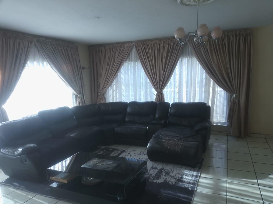 8 Bedroom Property for Sale in Laudium Gauteng